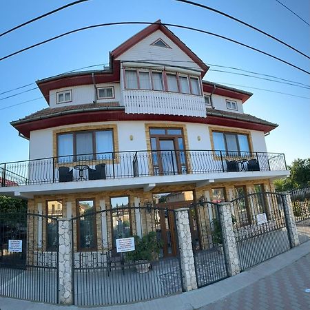 Отель Casa Ellamy Доуэ-Май Экстерьер фото